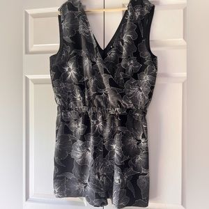 Loft Outlet Black & White Romper size Large